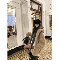 批发韩系环保羊羔毛连帽斗篷中长款皮草大衣女<b class='q'>秋</b>冬季加厚宽松毛毛外套