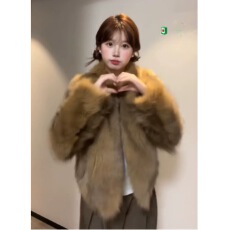 批发'流光琥珀'大表姐狐狸毛<b class='q'>短款</b>韩版年轻款毛毛大衣网红款女<b class='q'>皮草</b>外套