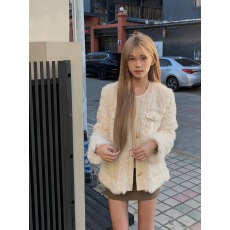 批发<b class='q'>皮草</b>小香风外套女冬天新款高级感可可仿兔毛<b class='q'>大衣</b>加厚圆领网红棉服