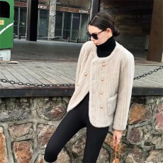 批发外套女2023冬季新款显瘦小香风短款<b class='q'>大衣</b>宽松皮毛一体加厚仿水貂绒