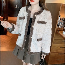 批发小香风仿羊羔毛保暖<b class='q'>短款</b>外套女秋冬2024新款韩版宽松气质上衣加厚