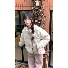 批发2025年碎花<b class='q'>羽绒服</b>女短款冬季新款甜美小个子立领奶呼呼加厚面包服