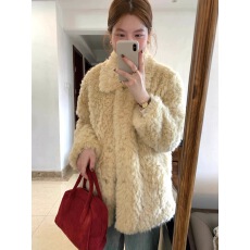 批发冬季新款羊羔毛外套<b class='q'>短款</b><b class='q'>皮草</b>年轻款高级感小个子皮毛一体毛毛外套