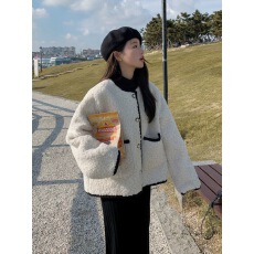 批发新款小香风外套女小个子<b class='q'>秋</b>冬仿羊羔毛皮草加厚皮毛一体外套上衣