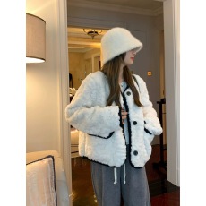 批发皮毛一体羊羔毛短外套女高级感名媛小香风仿兔毛绒环保皮草<b class='q'>秋</b>冬季