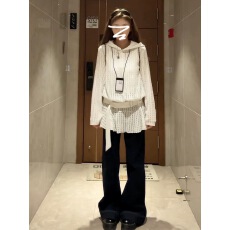 批发甜酷辣妹长袖连帽白色T恤女春夏别致小众宽松镂空显瘦中长款上衣