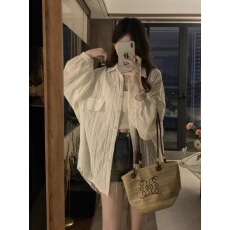 批发法式<b class='q'>白色</b>镂空防晒<b class='q'>衬衫</b>外套女夏季薄款上衣外搭开衫高级感休闲<b class='q'>衬衣</b>