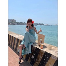 批发法式茶歇蓝色吊带连衣裙子女夏季2025新款温柔早春装气质修身长裙