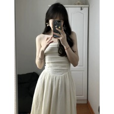 批发抹胸连衣裙女夏季2024新款法式小众高级感收腰显瘦中<b class='q'>长</b>款气质<b class='q'>裙子</b>