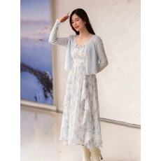 批发法式初恋蓝色碎花吊带<b class='q'>连衣裙</b>两件套春季2025新款仙气海边度假长裙