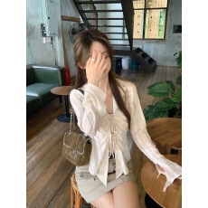 批发杏色雪纺防晒衬衫女装春夏修身长袖衬衣v领不规则设计感小众上衣