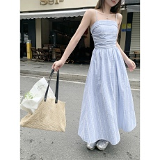 批发蓝色格纹蕾丝抹胸连衣裙女夏季法式浪漫气质高级感可拆卸吊带长裙