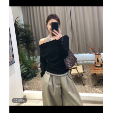 批发法式松弛感慵懒斜肩假两件挂脖背心2025时尚显瘦毛衣氛围感气质女