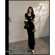 批发【大婷婷】复古蝴蝶<b class='q'>刺绣</b>短袖收腰春夏新款两边开衩显瘦连衣