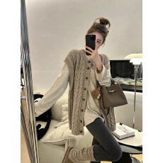 批发慵懒风麻花<b class='q'>针织</b>马甲外套女2026秋冬新款外穿百搭叠穿无袖背心上衣