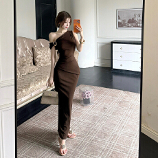 批发实拍一字肩设计纯欲风春夏露肩无袖斜肩连衣裙女夏露锁骨<b class='q'>包臀</b><b class='q'>长裙</b>