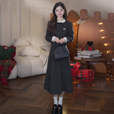 批发巨好看的早秋穿搭小香风<b class='q'>假两件</b>娃娃领<b class='q'>连衣裙</b>女大码收腰显瘦a字裙