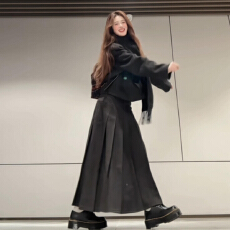 批发韩系黑色<b class='q'>连衣裙</b>子女秋冬2025新款小个子毛呢西装<b class='q'>百褶</b>半裙一套穿搭