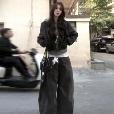 批发高级感灰色拉链<b class='q'>棒球</b>服短<b class='q'>外套</b>女2026新款冬季休闲风韩系穿搭一整套