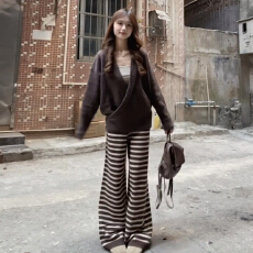 批发韩系慵懒风高级感毛衣女冬季2026年新款小个子条纹针织阔腿裤套装