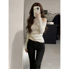 批发2026新款纯欲风白色斜肩长袖<b class='q'>针织衫</b>女秋冬韩系收腰显瘦性感风上衣