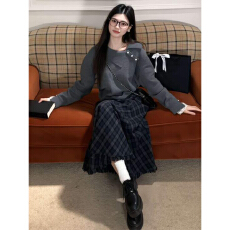 批发韩系慵懒风穿搭一整套连衣裙子女<b class='q'>秋</b>冬灰色针织衫格纹鱼尾长裙套装