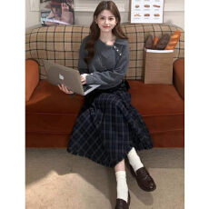 批发韩系慵懒风穿搭一整套连衣裙子女<b class='q'>秋</b>冬灰色针织衫格纹鱼尾长裙套装