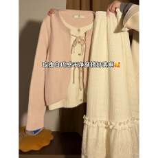 批发温柔风假两件<b class='q'>针织</b><b class='q'>开衫</b>女春秋2026新款设计感撞色拼接小个子短上衣