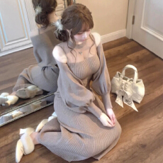 批发法式复古针织抹胸<b class='q'>连衣裙</b>子女秋<b class='q'>冬季</b>2026年新款巨好看穿搭一整套装