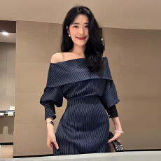 批发法式一字肩蓝色<b class='q'>条纹</b>长袖衬衫连衣裙女早春气质收腰修身包臀<b class='q'>长裙</b>子