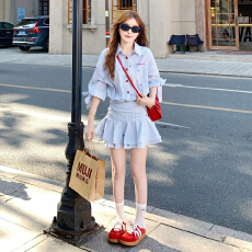 批发春季穿搭蓝色长袖<b class='q'>条纹</b>衬衫连衣裙子女2026新款高级感收腰百褶短裙