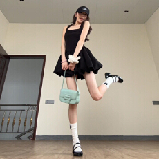 批发法式<b class='q'>赫本</b><b class='q'>风</b>黑色泡泡袖连衣裙子女2026新爆款夏季独特漂亮掐腰短裙