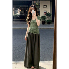 批发法式复古绿色蝙蝠袖V领正肩短袖t恤女修身显瘦收腰设计感小众上衣