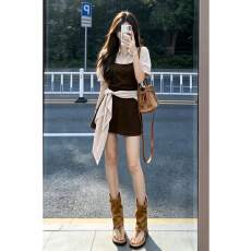 批发独特绝美粉色衬衫<b class='q'>连衣裙</b>子套装女夏季2026新款超火韩系穿搭一整套