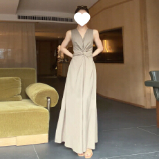 批发法式高级感V领无袖连衣裙女<b class='q'>夏</b>季2026新款收腰显瘦气质度假风长裙