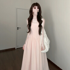 批发夏日绝美法式粉色吊带连衣裙子女夏季2026年新款掐腰显瘦气质长裙