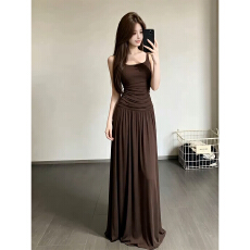 批发独特漂亮咖色<b class='q'>背心</b>吊带连衣裙子女装夏季2026新款爆款修身显瘦<b class='q'>长裙</b>