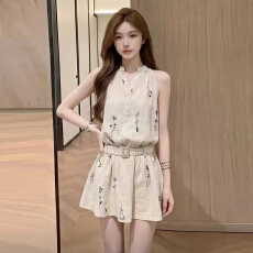 批发独特别致<b class='q'>碎花</b>无袖连衣裙子女夏季小个子巨好看设计感收腰显瘦<b class='q'>短裙</b>