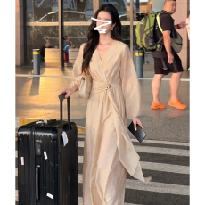 批发法式高级感v领雪纺<b class='q'>衬衫</b>女早秋季2026新款巨好看收腰显瘦气质长裙