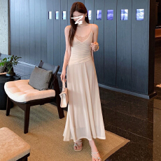 批发早秋假两件蕾丝<b class='q'>拼接</b>v领吊带<b class='q'>连衣裙</b>女夏2026新款收腰显瘦气质长裙