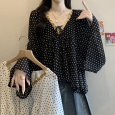 批发实拍<b class='q'>大码</b><b class='q'>女装</b>设计感波点亮片独特V领雪纺衬衫胖妹妹遮肚百搭上衣