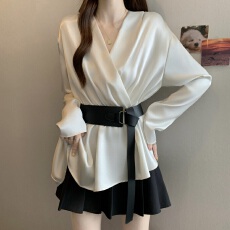 批发实拍大码女装轻熟风不规则缎面V领气质衬衫胖妹妹收腰高级长袖