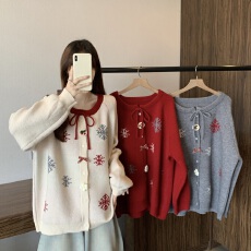 批发实拍大码红色慵懒雪花撞色系带毛衣外套<b class='q'>胖妹妹</b>遮肚花朵针织上衣