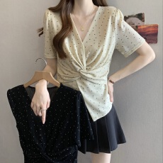 批发实拍大码女装法式波点V领设计感开叉短袖胖妹妹遮肚洋气上衣T恤