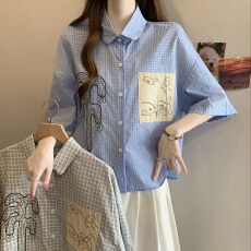 批发实拍大码女装韩版重工卡通刺绣格子设计感衬衫胖妹妹遮肚短袖上衣