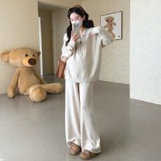 批发<b class='q'>孕妇</b><b class='q'>秋冬装</b>2025新款套装时尚软糯毛衣秋冬季外套上衣阔腿裤两件套