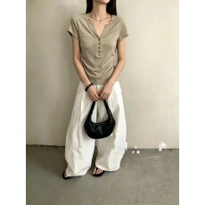 批发设计感半开扣V领短袖<b class='q'>针织</b>衫女2026夏季<b class='q'>大码</b>胖MM显瘦遮肉正肩上衣