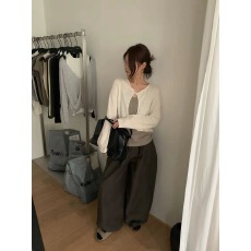 批发早秋通勤百搭基础款针织扭结开衫+简约背心<b class='q'>套装</b>女