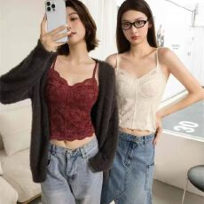 批发秋冬保暖外穿内搭时髦马甲线女士吊带<b class='q'>背心</b>自带<b class='q'>一片</b><b class='q'>式</b>胸垫免穿<b class='q'>文胸</b>