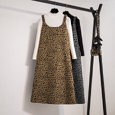 批发实拍大码女装冬季新款韩版氛围豹纹领后背镂空背心两件套<b class='q'>连衣裙</b>